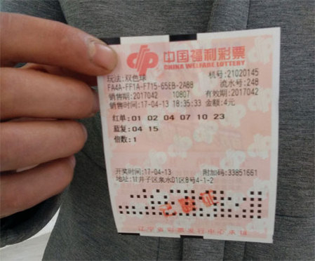 毕竟，叶辰和萧初然当初走的时候，给她留了50万零花钱，如果买一条太贵的项链，预算占的太多，对她后面的生活消费会带来影响。